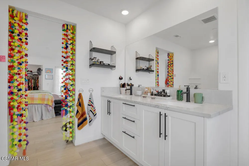2742 Haley Point Drive #105 Ventura, CA 93003