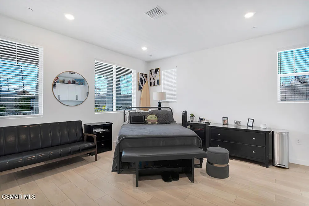 2742 Haley Point Drive #105 Ventura, CA 93003