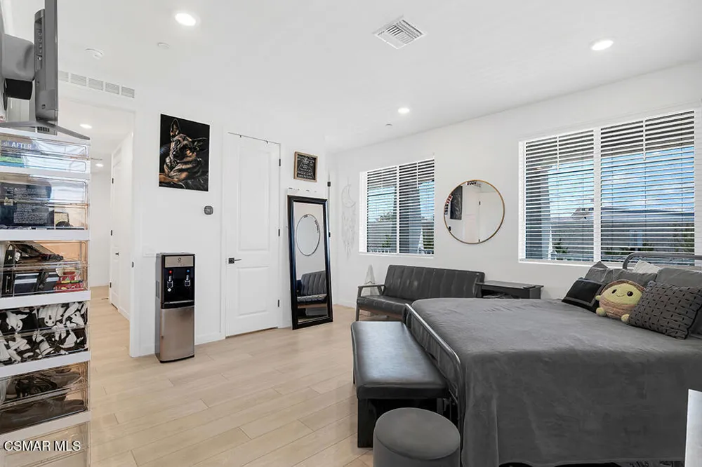 2742 Haley Point Drive #105 Ventura, CA 93003