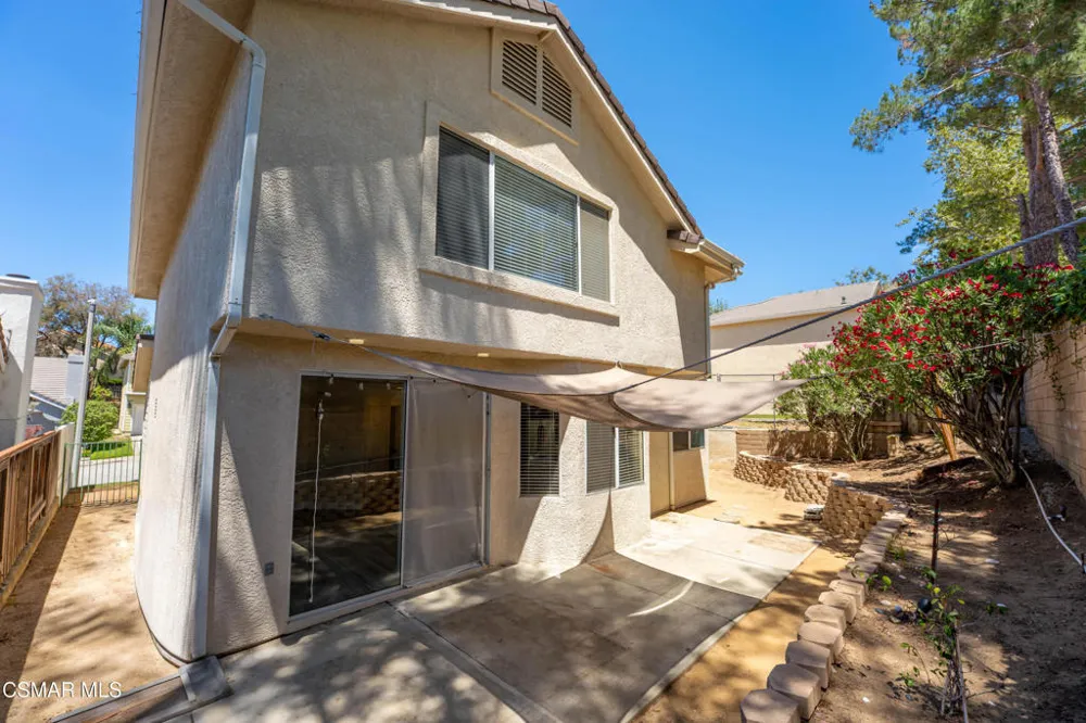 556 Myrtle Court Oak Park, CA 91377
