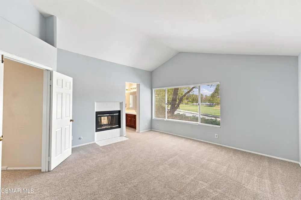 556 Myrtle Court Oak Park, CA 91377