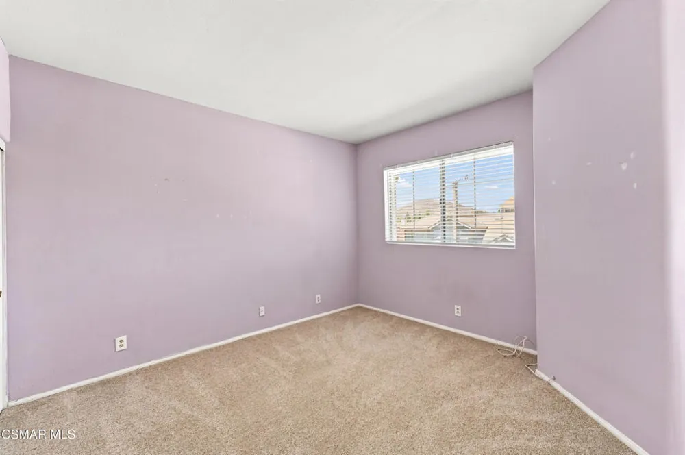 556 Myrtle Court Oak Park, CA 91377