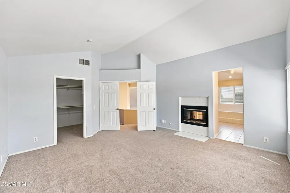 556 Myrtle Court Oak Park, CA 91377