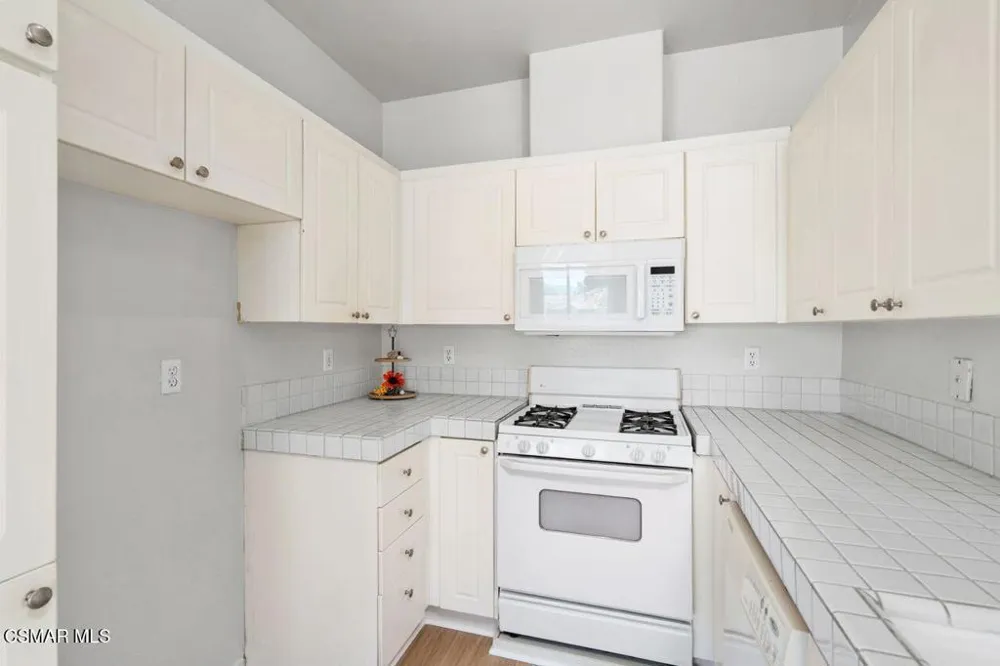 26963 Hillsborough Parkway #72 Valencia, CA 91354