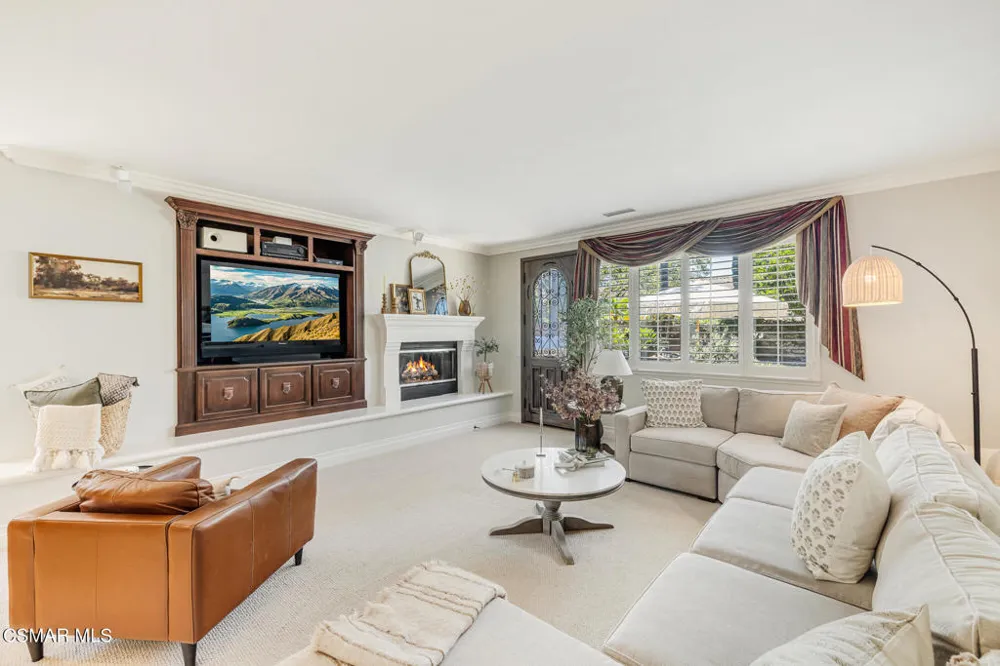 4567 Bristlecone Circle Moorpark, CA 93021