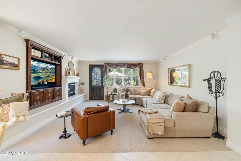 4567 Bristlecone Circle Moorpark, CA 93021