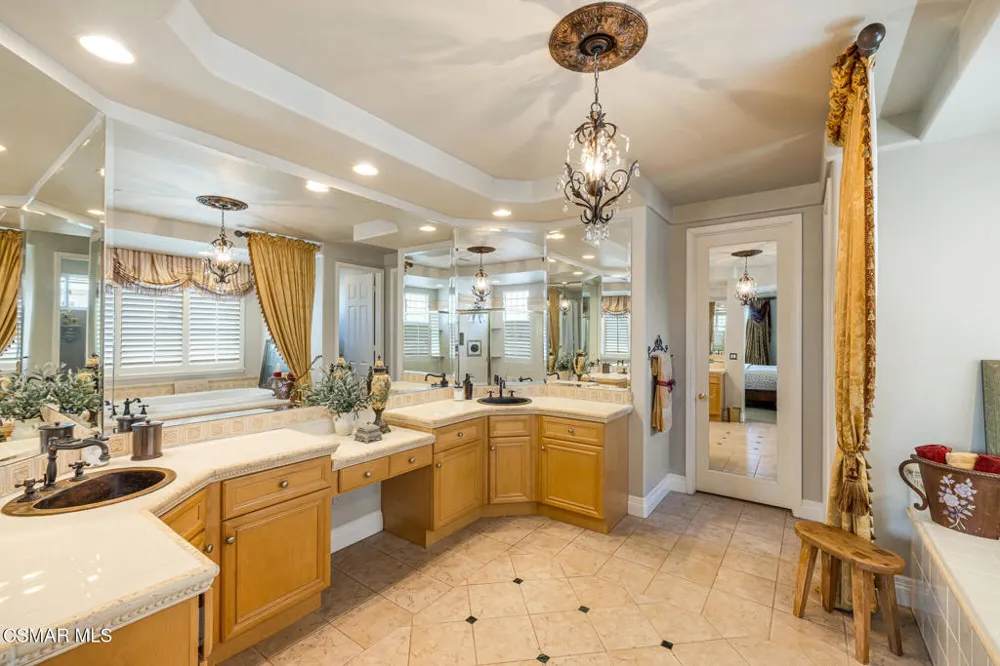 4567 Bristlecone Circle Moorpark, CA 93021