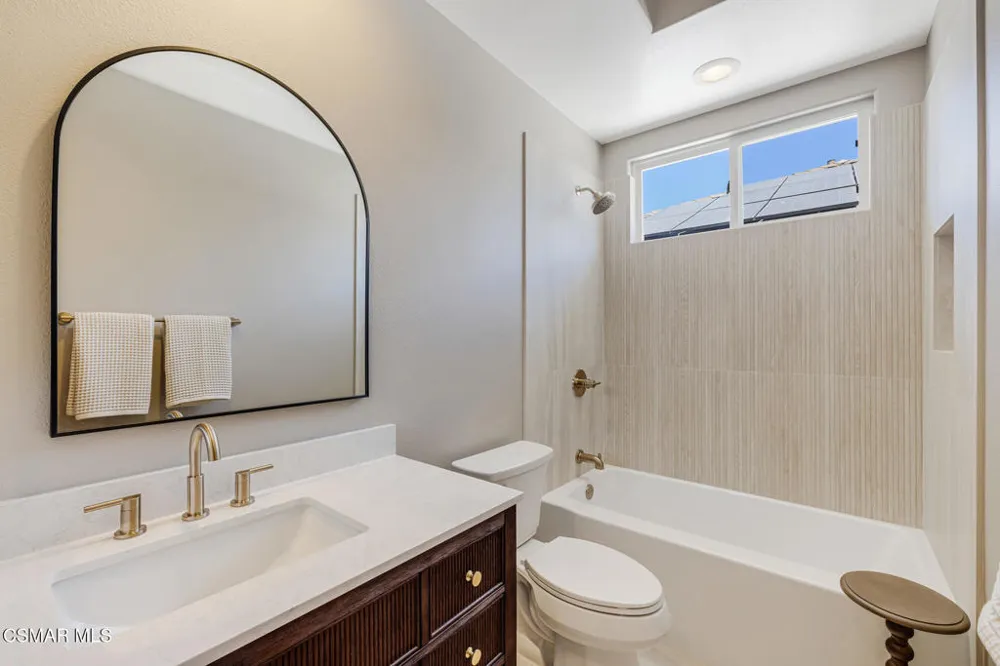 4567 Bristlecone Circle Moorpark, CA 93021