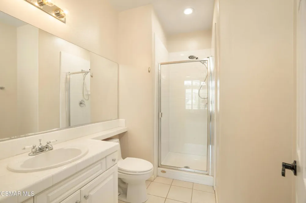 921 Ellesmere Way Oak Park, CA 91377