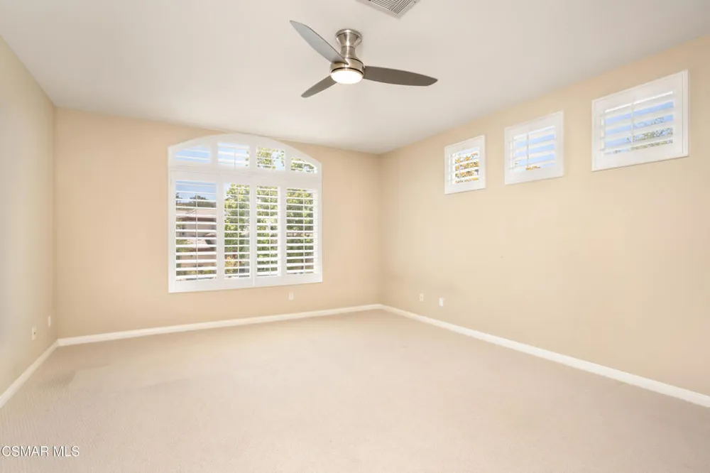 921 Ellesmere Way Oak Park, CA 91377