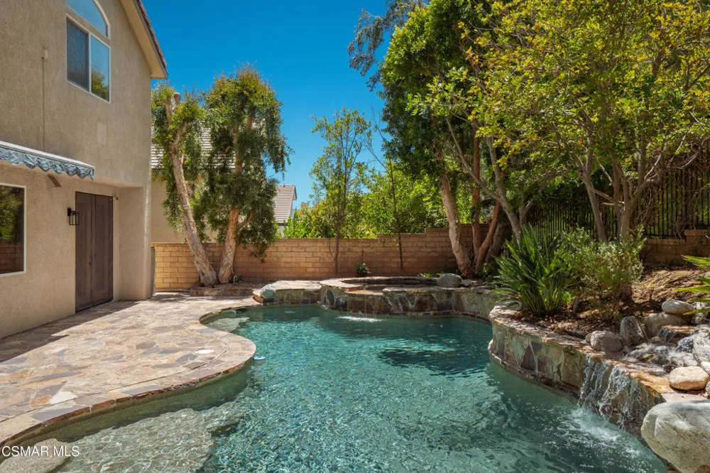 921 Ellesmere Way Oak Park, CA 91377