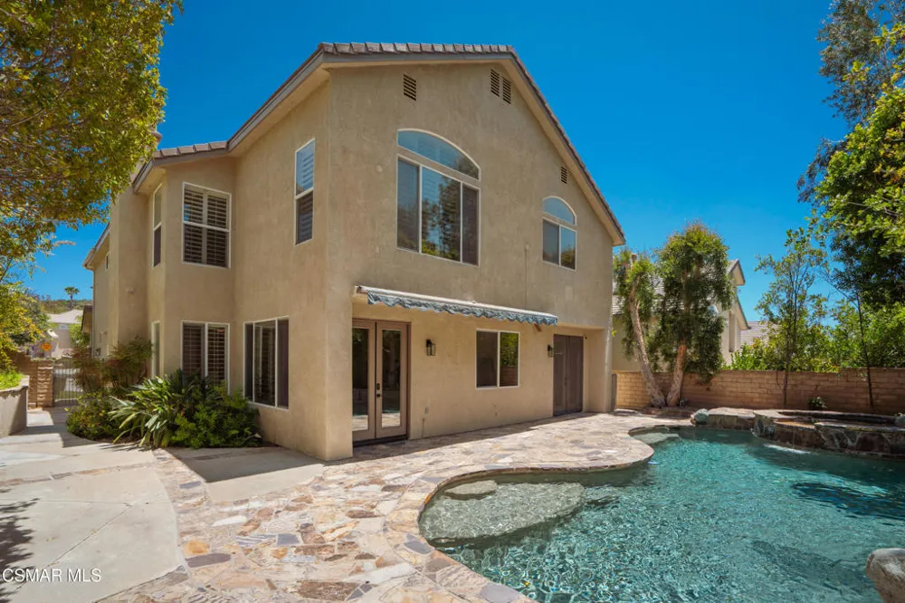 921 Ellesmere Way Oak Park, CA 91377