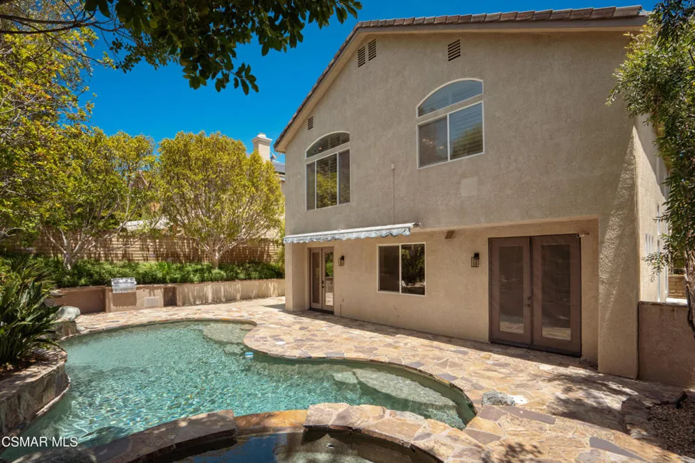 921 Ellesmere Way Oak Park, CA 91377