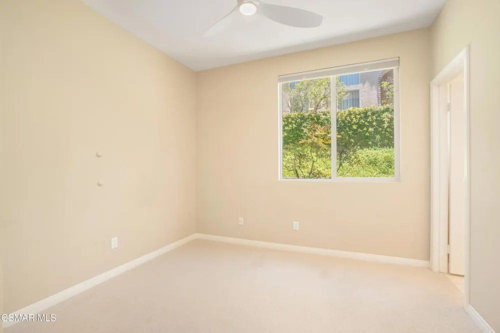 921 Ellesmere Way Oak Park, CA 91377