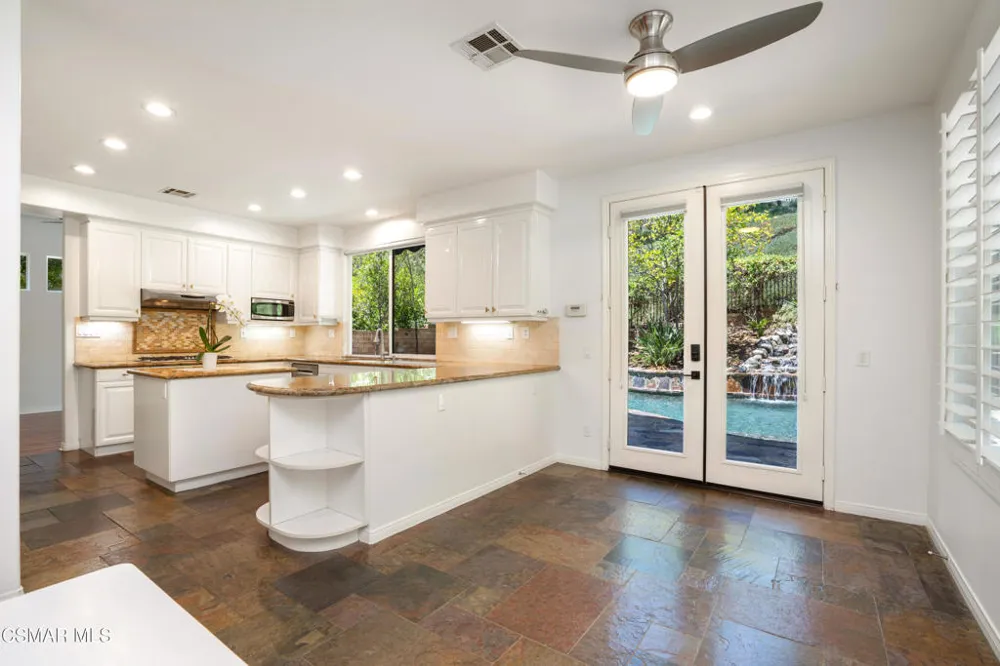 921 Ellesmere Way Oak Park, CA 91377