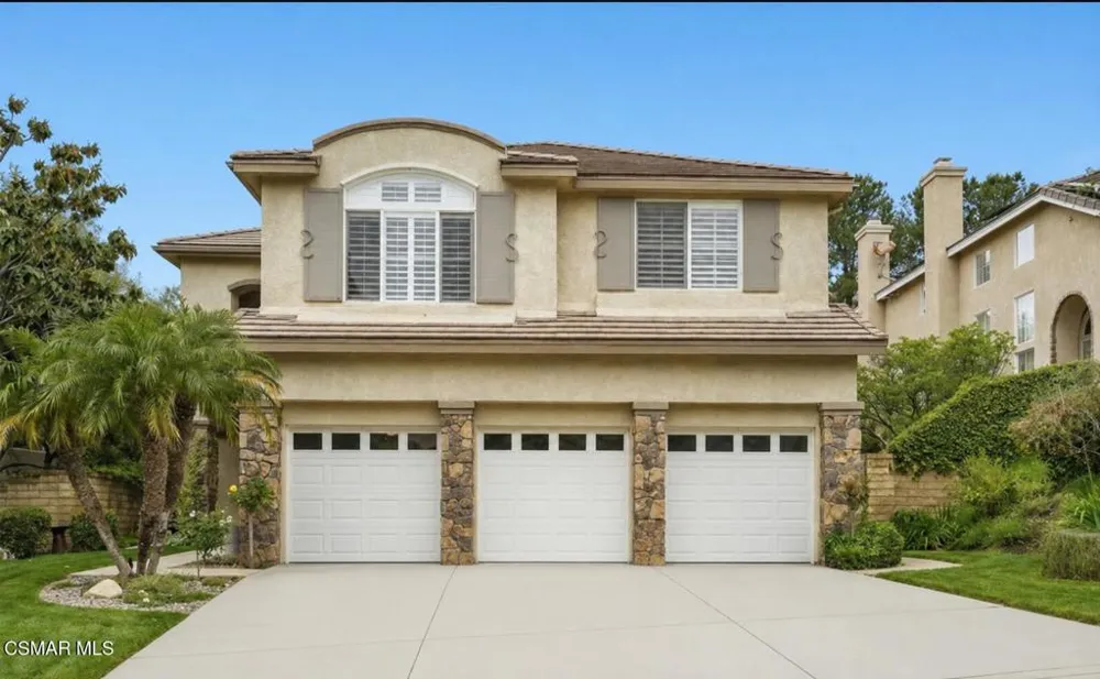 921 Ellesmere Way Oak Park, CA 91377