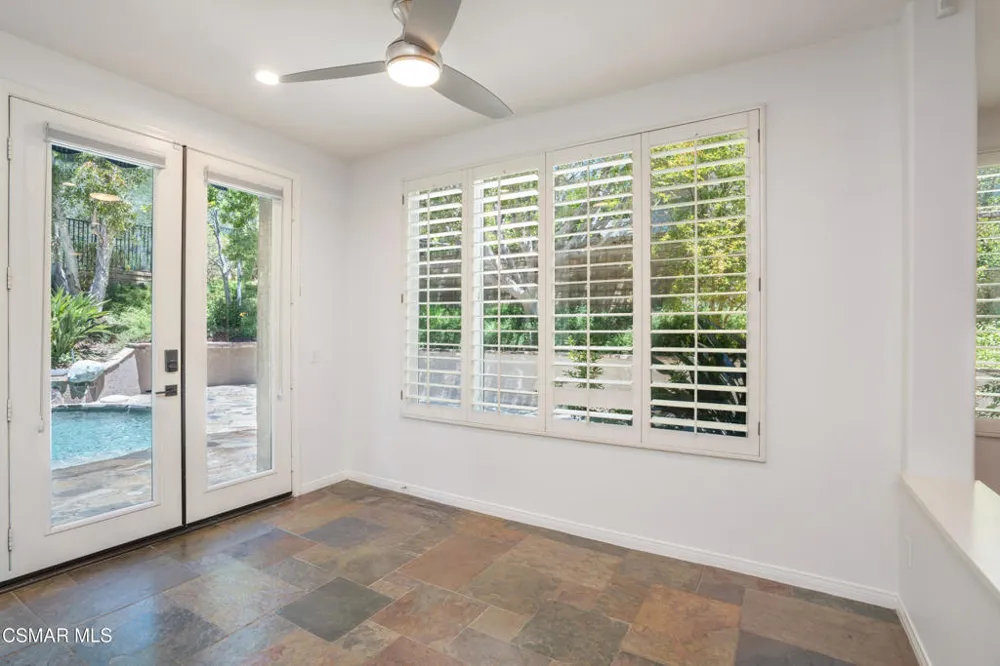 921 Ellesmere Way Oak Park, CA 91377