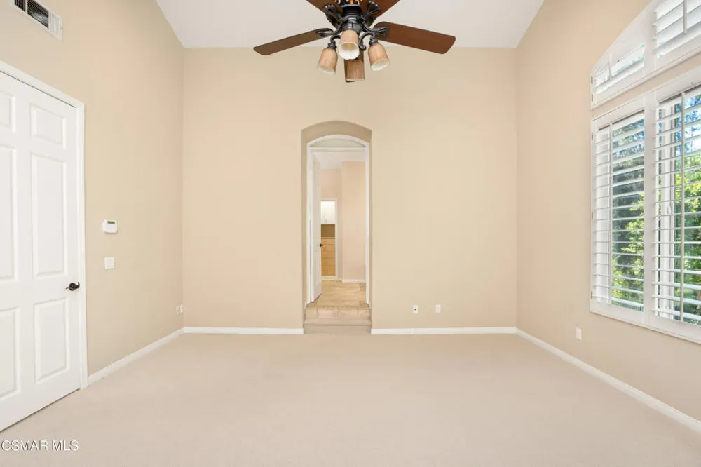 921 Ellesmere Way Oak Park, CA 91377