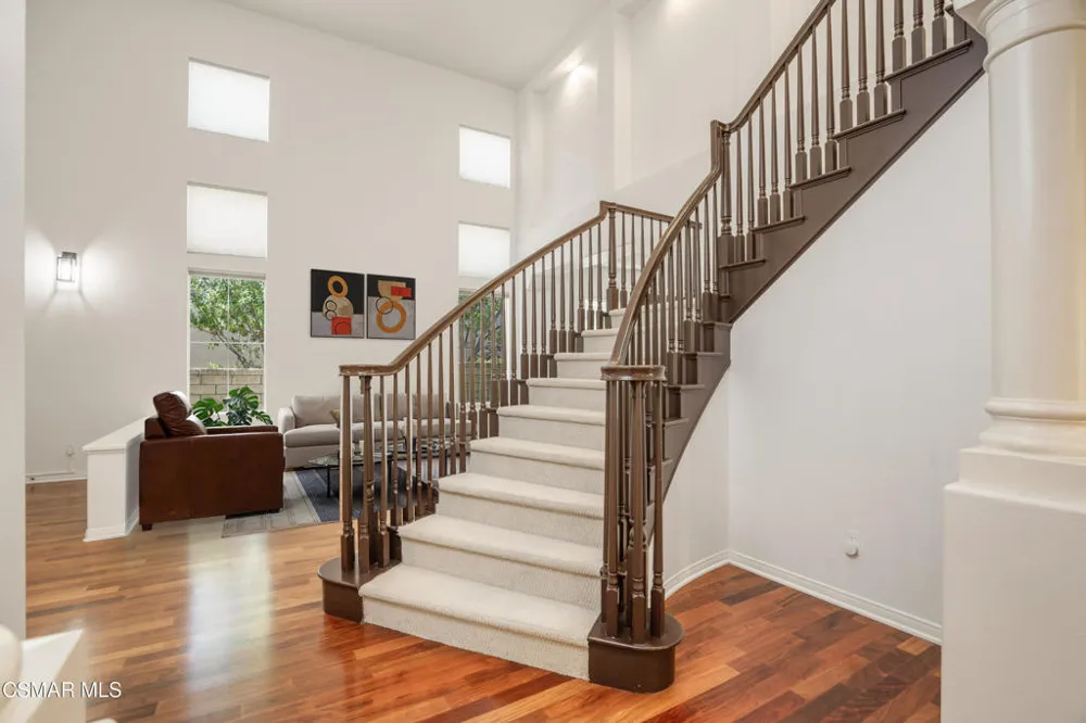 921 Ellesmere Way Oak Park, CA 91377