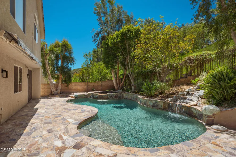 921 Ellesmere Way Oak Park, CA 91377