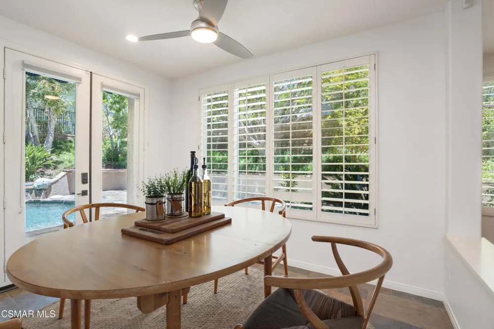 921 Ellesmere Way Oak Park, CA 91377