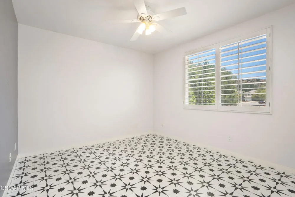 921 Ellesmere Way Oak Park, CA 91377