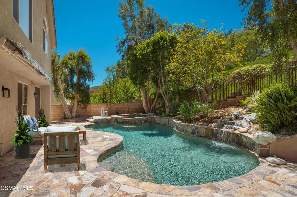 921 Ellesmere Way Oak Park, CA 91377