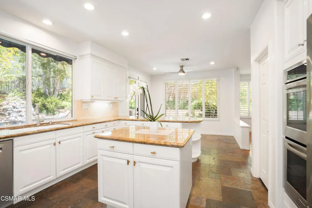921 Ellesmere Way Oak Park, CA 91377