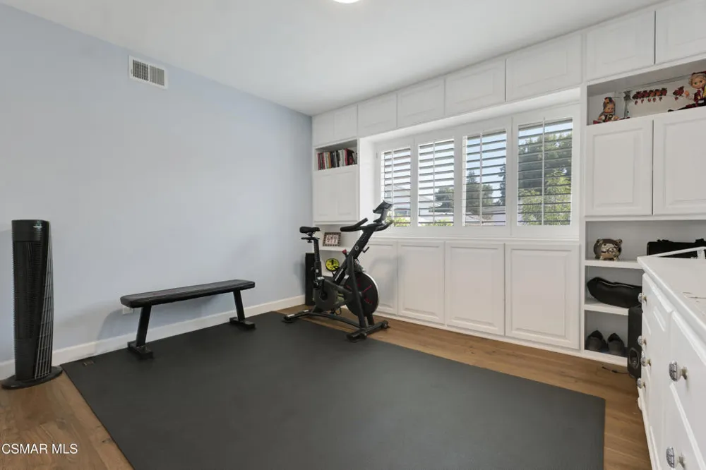 3948 Royal Glen Court Westlake Village, CA 91361