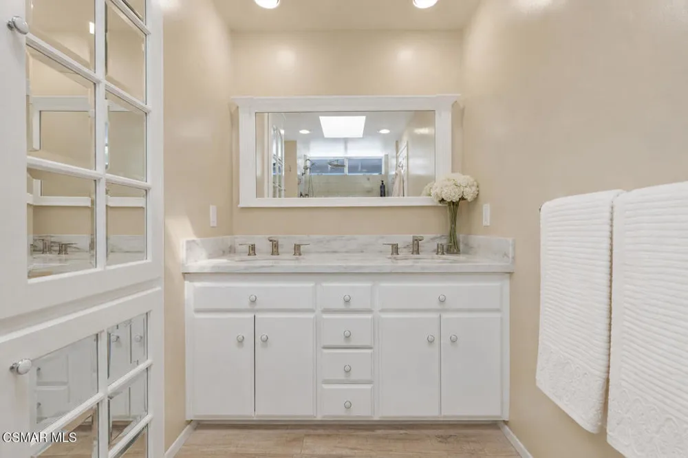 3948 Royal Glen Court Westlake Village, CA 91361