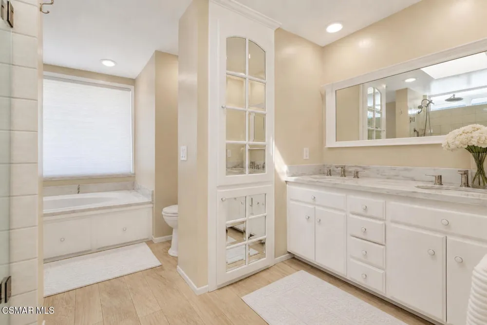 3948 Royal Glen Court Westlake Village, CA 91361