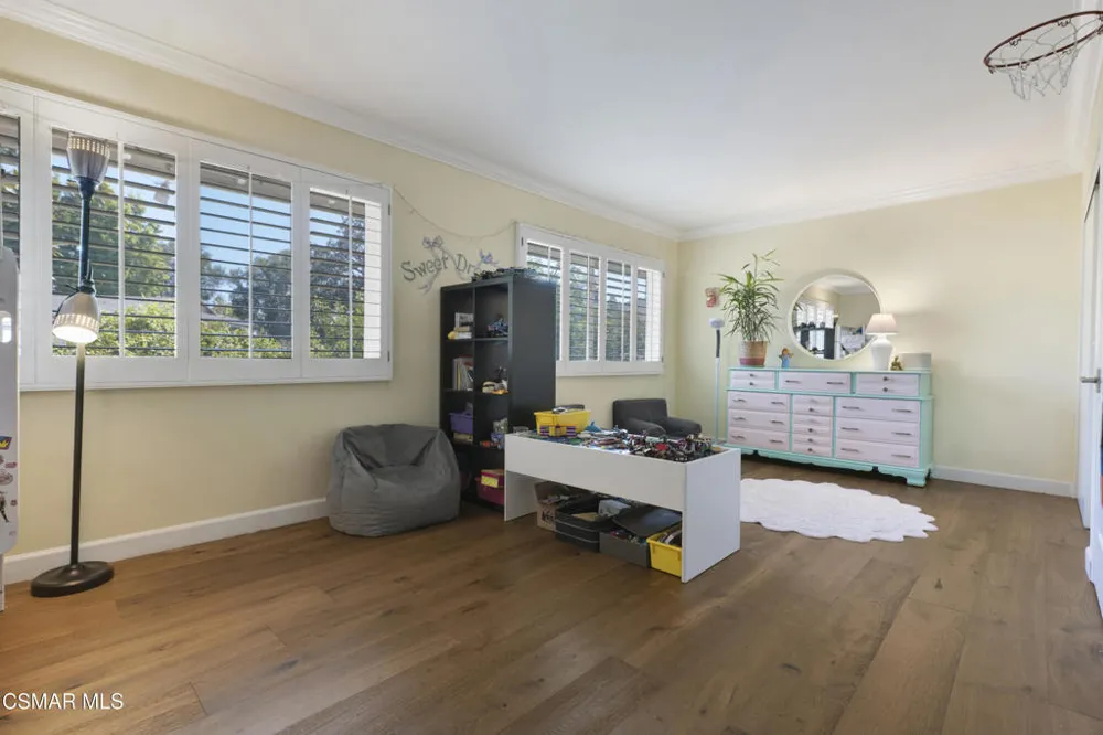 3948 Royal Glen Court Westlake Village, CA 91361