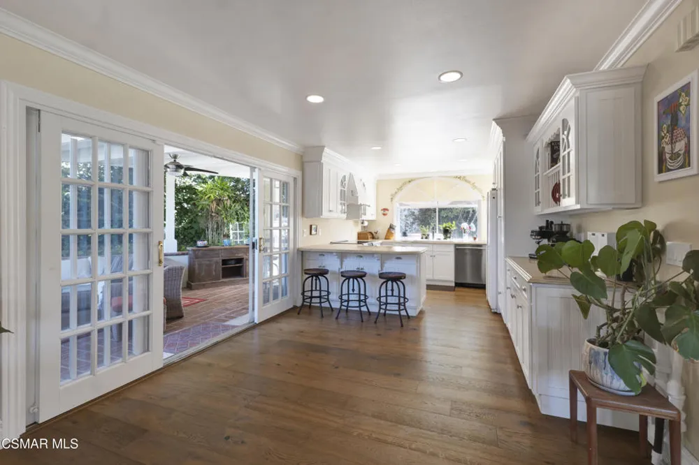 3948 Royal Glen Court Westlake Village, CA 91361