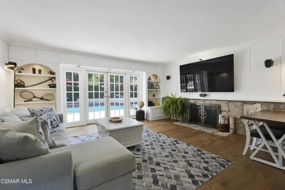 3948 Royal Glen Court Westlake Village, CA 91361