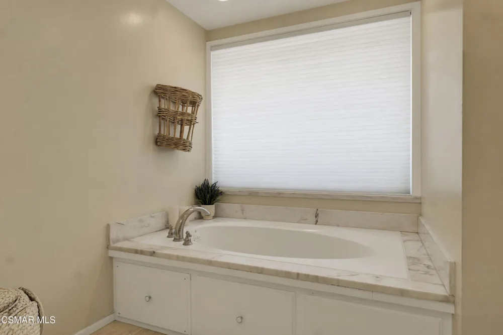 3948 Royal Glen Court Westlake Village, CA 91361