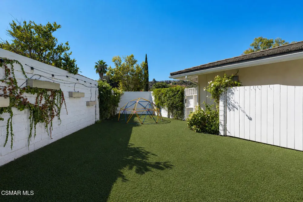 3948 Royal Glen Court Westlake Village, CA 91361