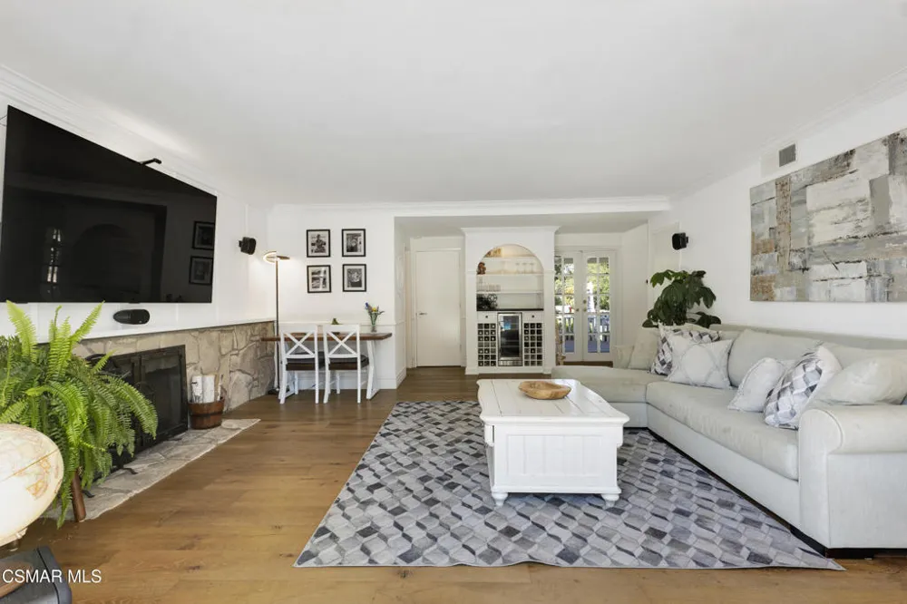 3948 Royal Glen Court Westlake Village, CA 91361