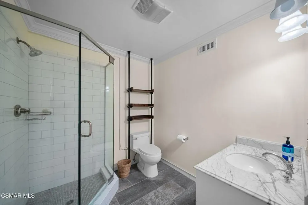 2025 Mckain Street Calabasas, CA 91302