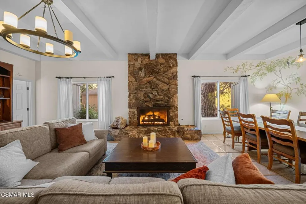 2025 Mckain Street Calabasas, CA 91302