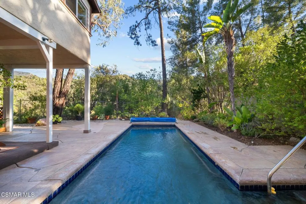 2025 Mckain Street Calabasas, CA 91302