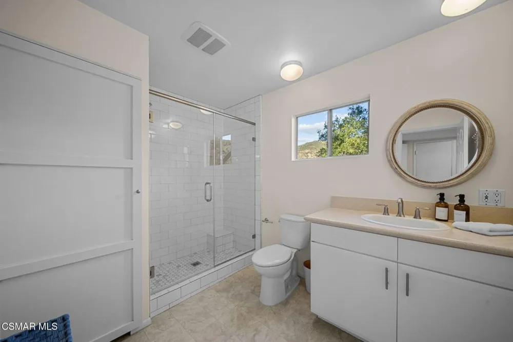 2025 Mckain Street Calabasas, CA 91302