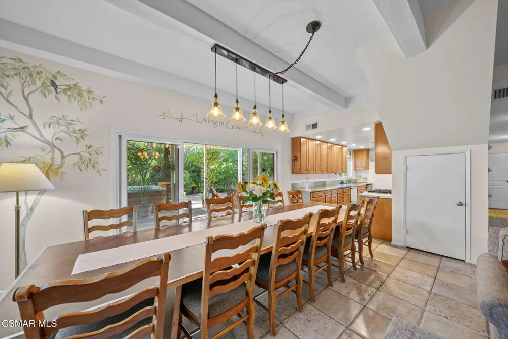 2025 Mckain Street Calabasas, CA 91302