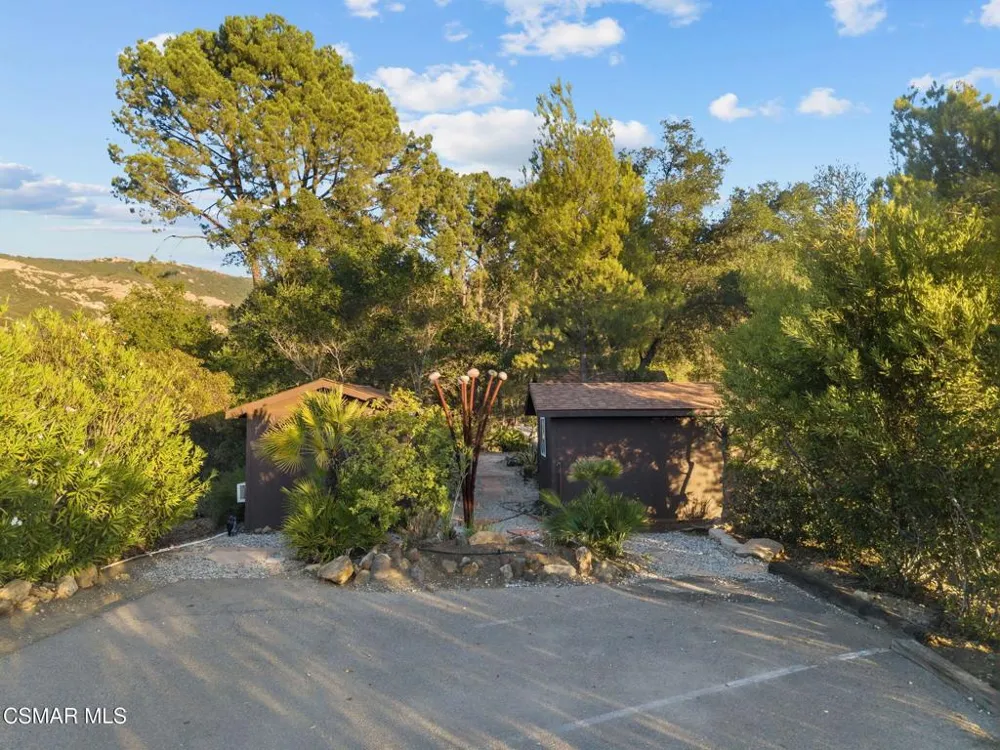 2025 Mckain Street Calabasas, CA 91302