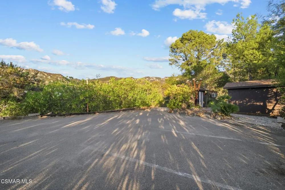 2025 Mckain Street Calabasas, CA 91302