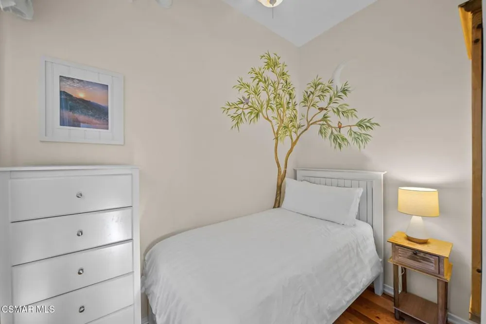 2025 Mckain Street Calabasas, CA 91302