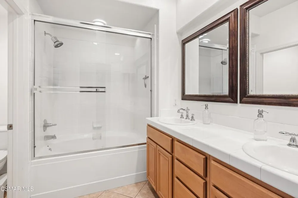 160 Via Katrina Newbury Park, CA 91320