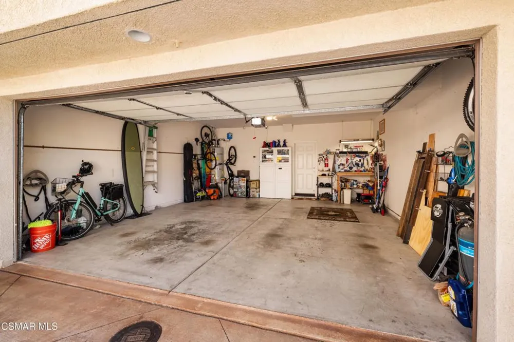160 Via Katrina Newbury Park, CA 91320