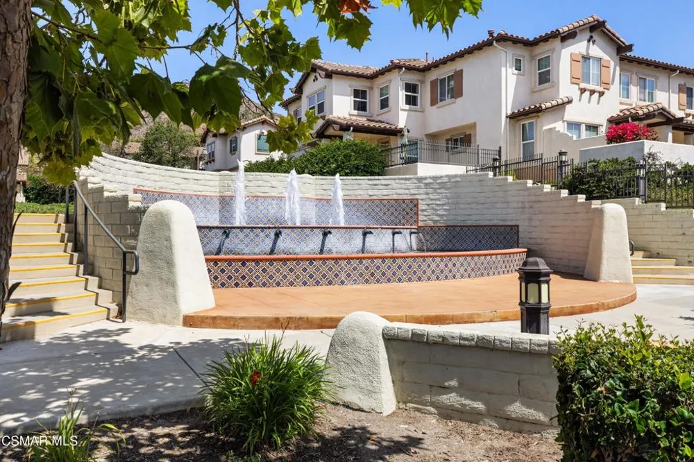 160 Via Katrina Newbury Park, CA 91320