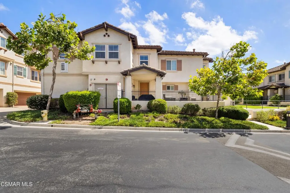 160 Via Katrina Newbury Park, CA 91320