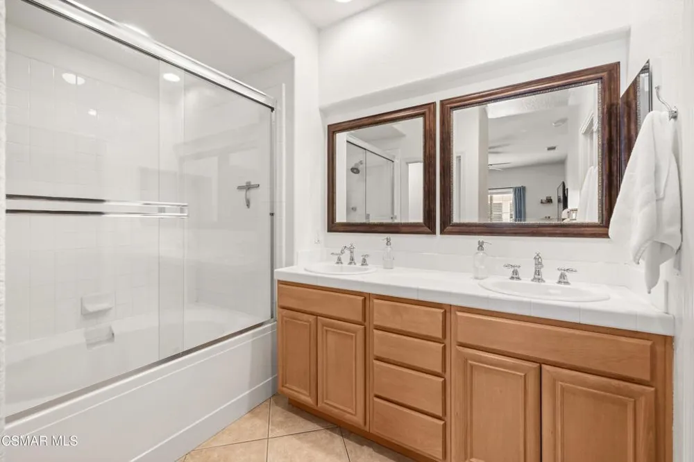 160 Via Katrina Newbury Park, CA 91320